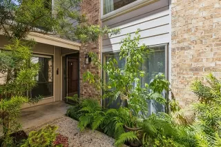 Photo #4: 20934972 Listing