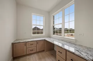 Photo #6: 20940302 Listing