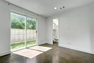 Photo #4: 20940563 Listing 