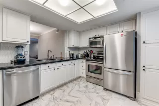 Photo #6: 20941566 Listing