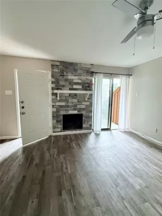 Photo #5: 20941877 Listing 