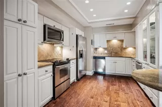 Photo #5: 20941905 Listing