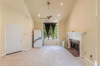 Photo #4: 20943585 Listing