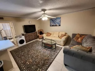 Photo #4: 20943906 Listing