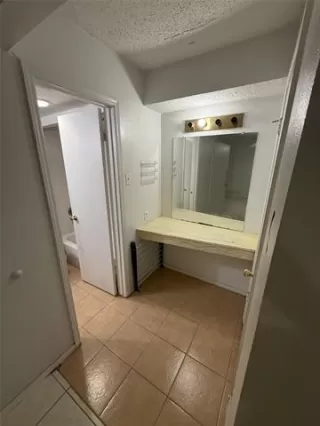 Photo #6: 20943906 Listing