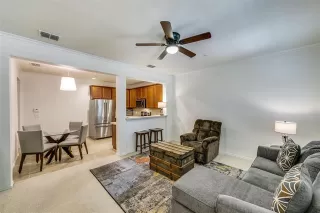 Photo #3: 20944477 Listing