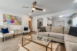 Photo #6: 20944897 Listing 