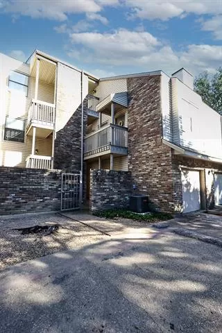 Photo #2: 20945053 Listing