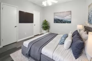 Photo #4: 20945053 Listing