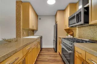 Photo #4: 20945591 Listing 