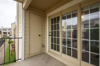 Photo #5: 20946872 Listing