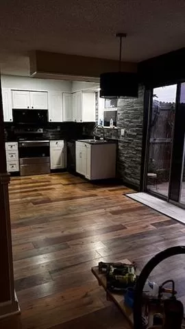 Photo #4: 20947968 Listing