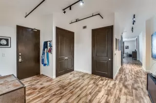 Photo #2: 20948178 Listing