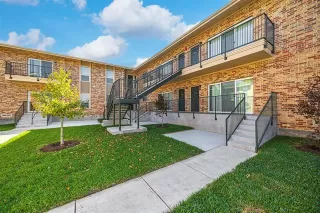 Photo #2: 20948537 Listing