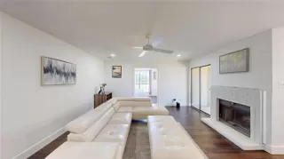 Photo #4: 20949348 Listing