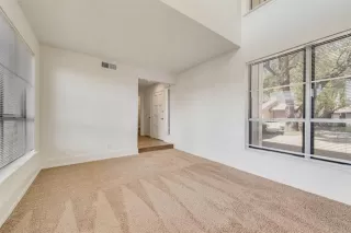 Photo #4: 20949452 Listing