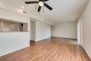 Photo #6: 20949452 Listing