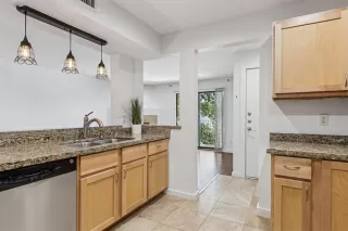 Photo #3: 20950814 Listing 