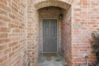 Photo #5: 20951277 Listing