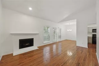 Photo #3: 20953057 Listing 