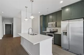 Photo #5: 20953128 Listing