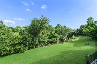 Photo #3: 20953386 Listing