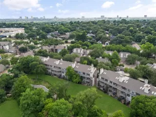 Photo #5: 20953386 Listing