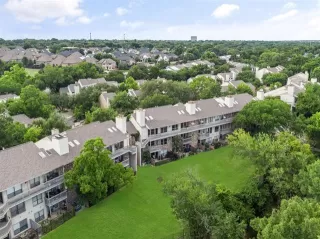 Photo #6: 20953386 Listing