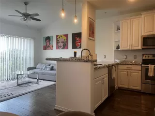 Photo #6: 20953475 Listing