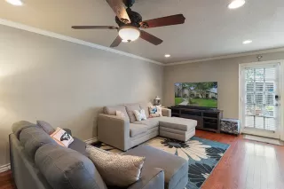 Photo #5: 20953533 Listing 