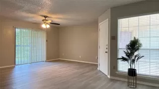 Photo #4: 20953684 Listing
