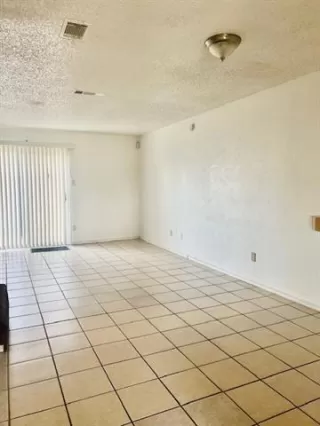 Photo #3: 20953717 Listing