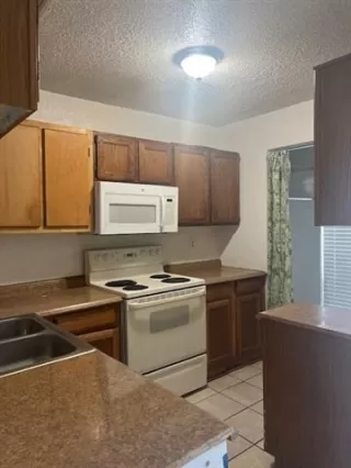 Photo #4: 20953717 Listing