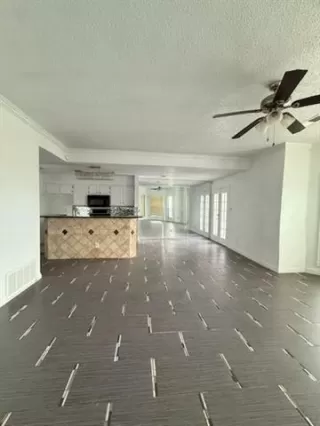 Photo #2: 20953968 Listing