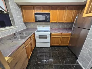 Photo #4: 20954397 Listing