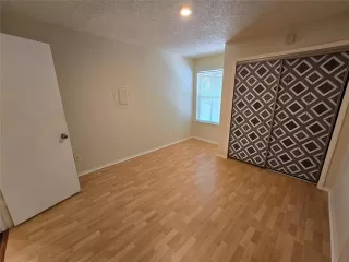 Photo #5: 20954397 Listing