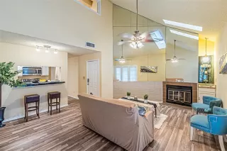 Photo #5: 20955531 Listing 