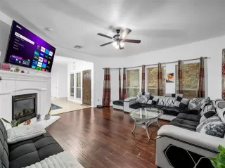 Photo #3: 20955869 Listing