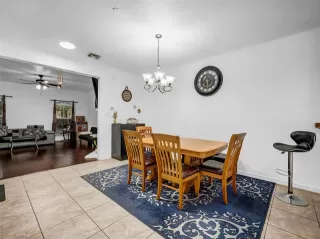 Photo #6: 20955869 Listing