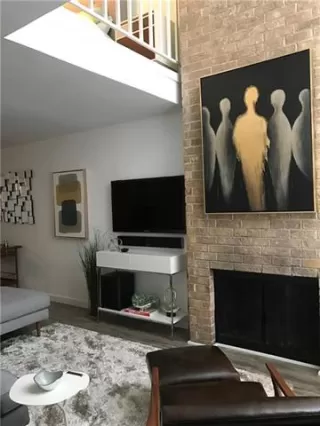 Photo #4: 20956173 Listing