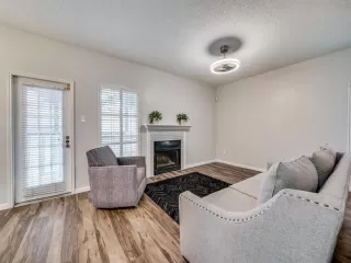 Photo #6: 20958397 Listing