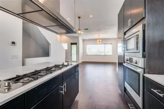 Photo #4: 20958578 Listing