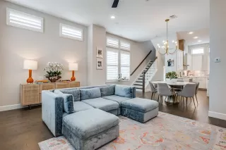 Photo #5: 20959819 Listing 