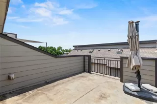 Photo #4: 20960175 Listing