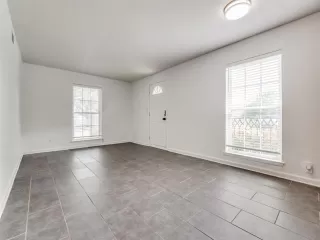 Photo #5: 20960426 Listing