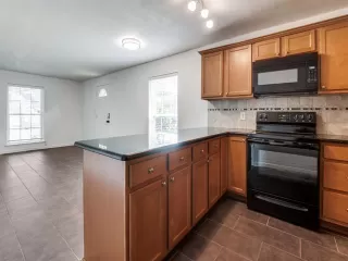 Photo #6: 20960426 Listing