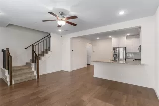 Photo #6: 20960430 Listing