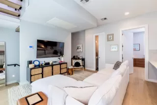 Photo #3: 20960855 Listing 