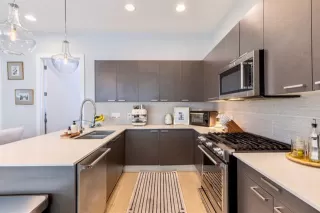 Photo #5: 20960855 Listing 