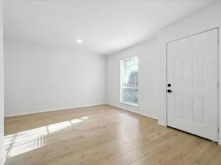 Photo #4: 20960994 Listing